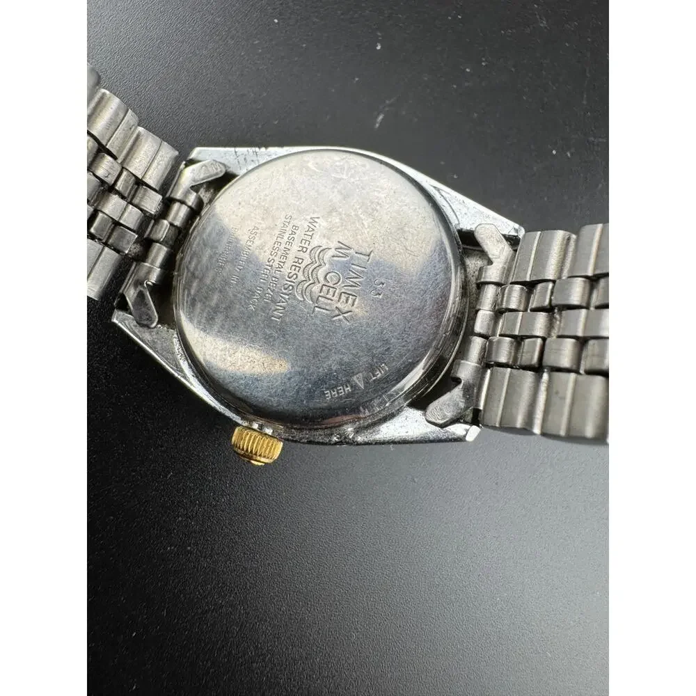 Vintage Timex Quartz Two Tone Fluted Bezel Day Date Watch